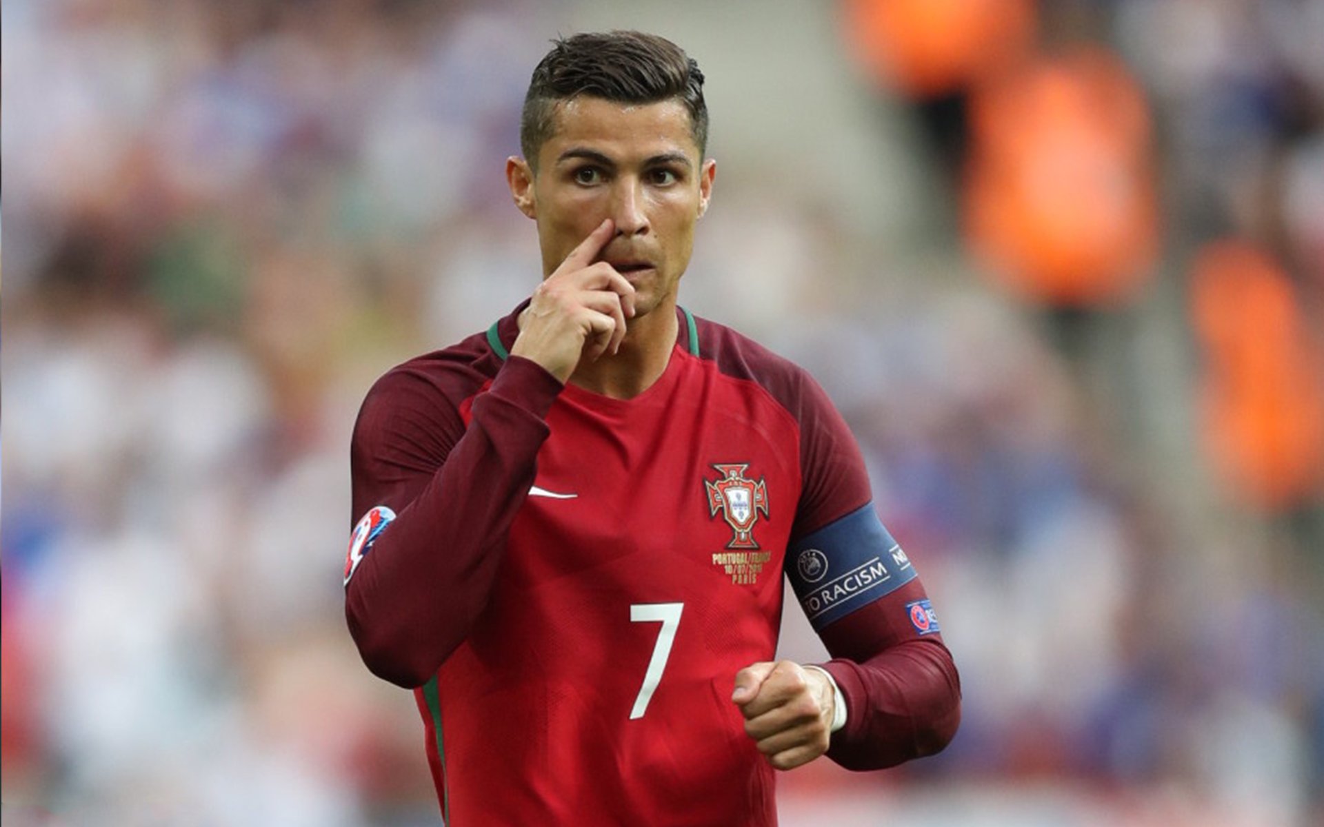 青少年篮球锦标赛:库里做客现场,现场投中长距离三分带动氛围!